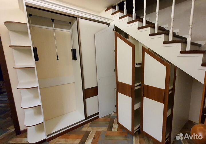 Шкаф под лестницу по индивидуальным размерам