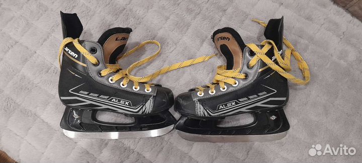 Коньки хоккейные Larsen