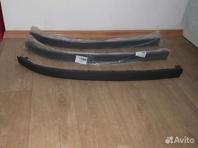 Губа юбка бампера правая новая Opel Astra h