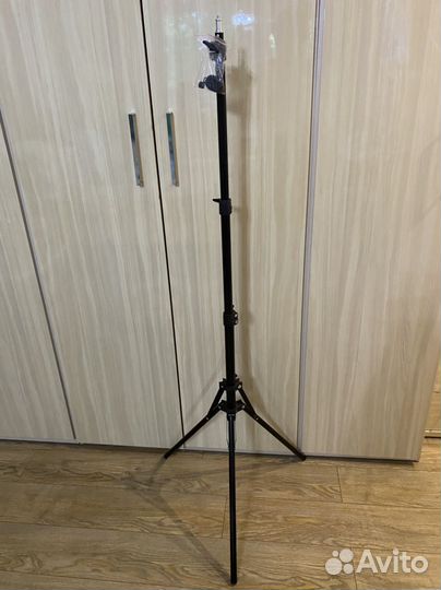 Штатив тринога