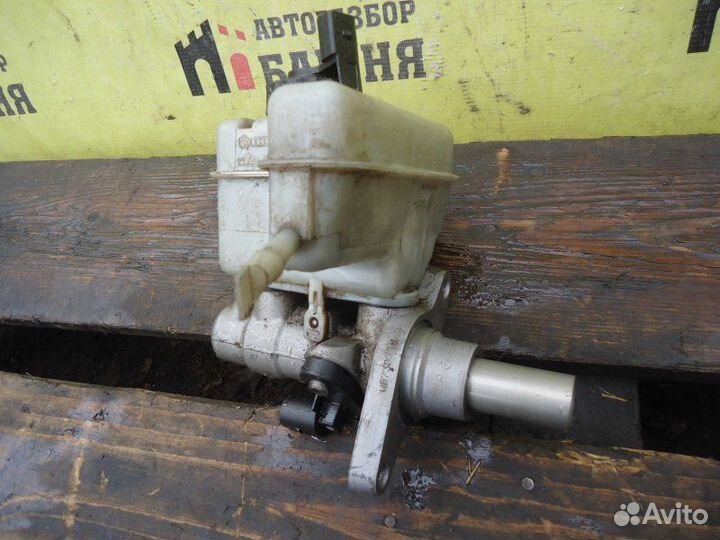 Главный тормозной цилиндр Audi Q3