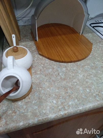 Хлебница откидная крышка