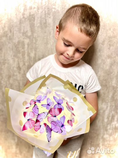 Светящийся букет из бабочек