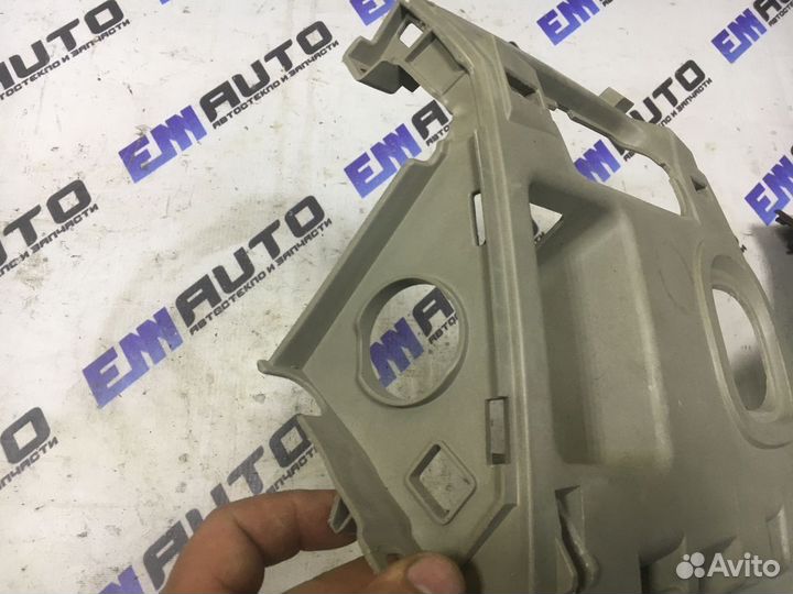 Накладка торпедо левая Рено Меган 2