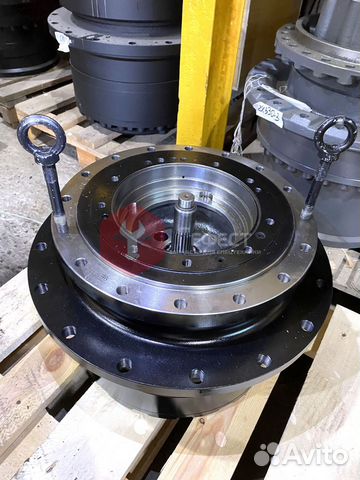 Редуктор хода Hitachi ZX160