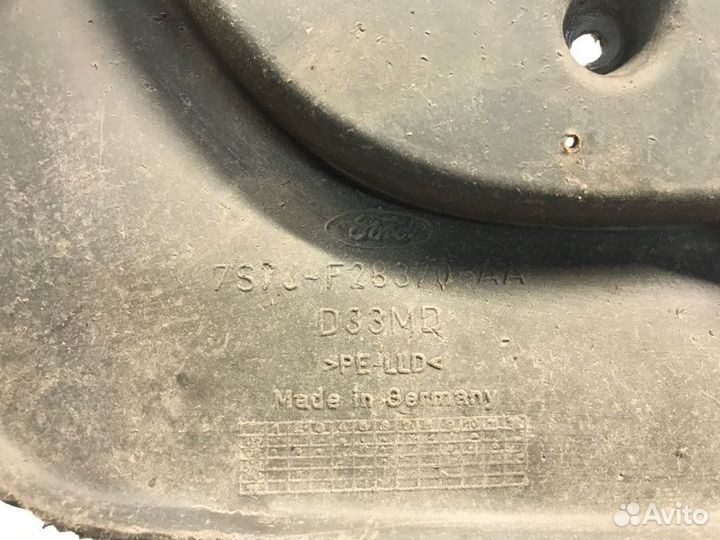 Брызговик задний правый Ford Mondeo седан 2.3 2010