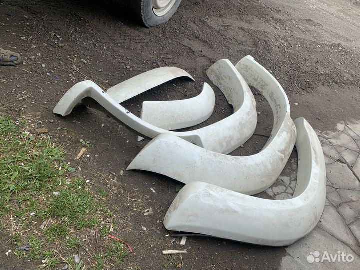 Продам комплект фендеров Ниссан Сафари 61