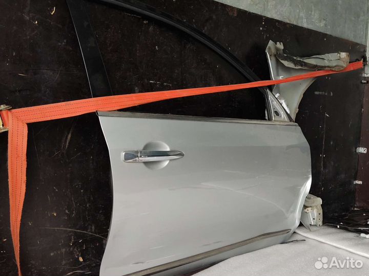 Дверь передняя правая