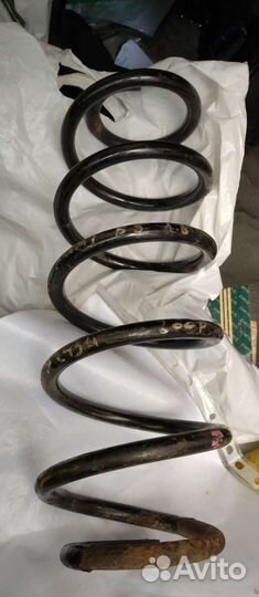 Пружина передняя VW Passat B5 1,6