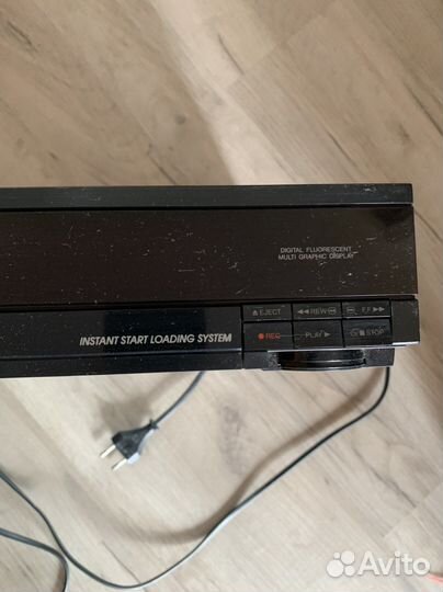 Видеомагнитофон sanyo