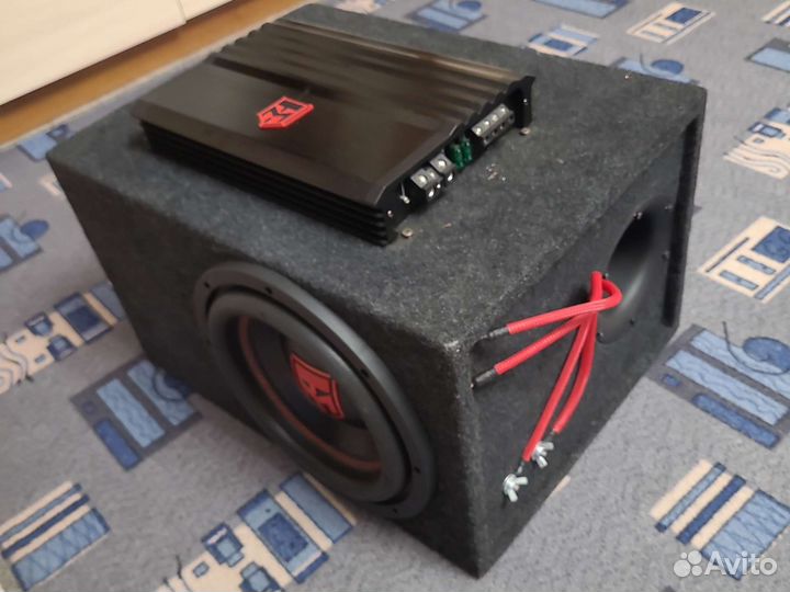 Сабвуфер в автомобиль