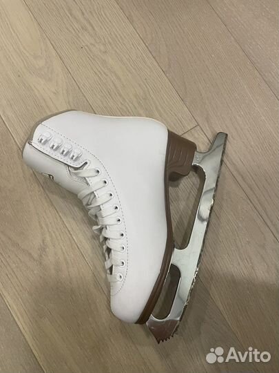 Коньки фигурные профессиональные Jackson