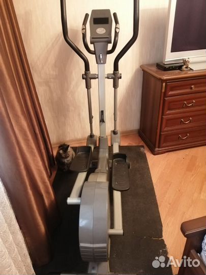 Эллиптический тренажер torneo