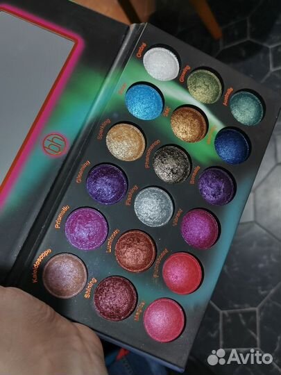 Палитра теней BH cosmetics