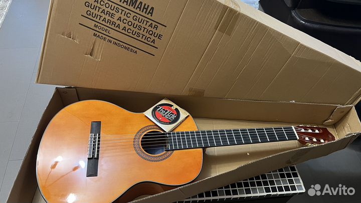 Гитара Yamaha c80 новая