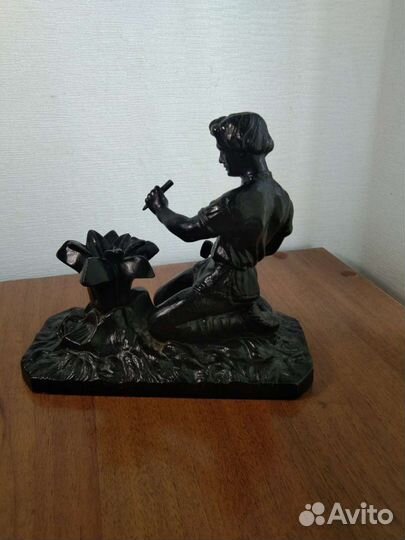 Статуэтка Данила Каменный цветок Касли