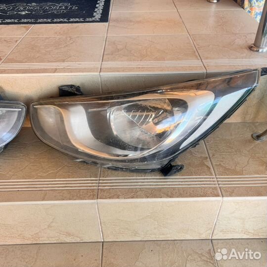Фары на hyundai solaris 1 б/у (комплект)