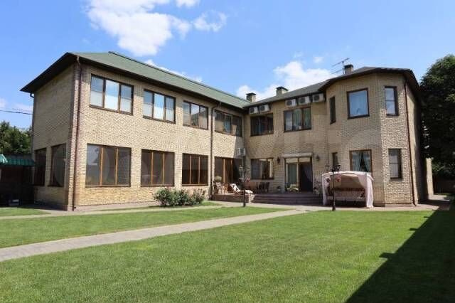 Коттедж 674 м² на участке 16 сот.