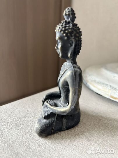 Фигурка Будды