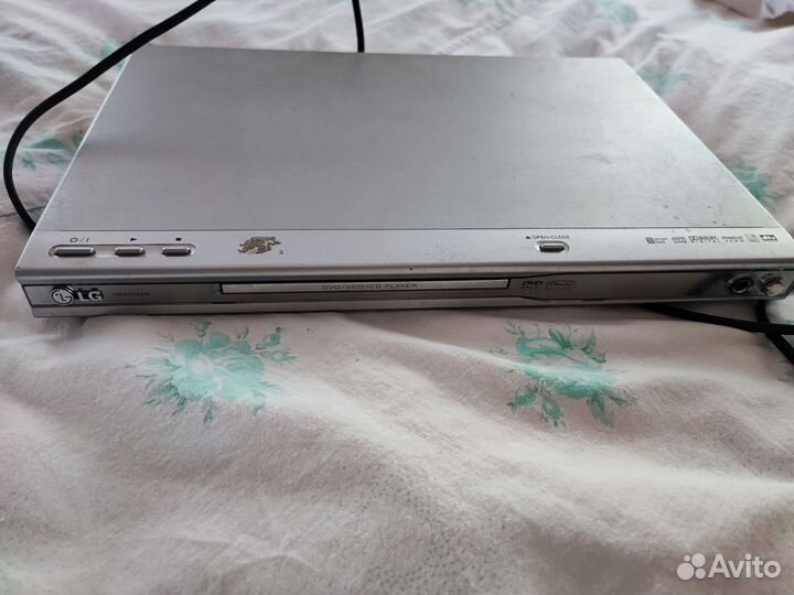 DVD проигрыватель LG DKE574XB