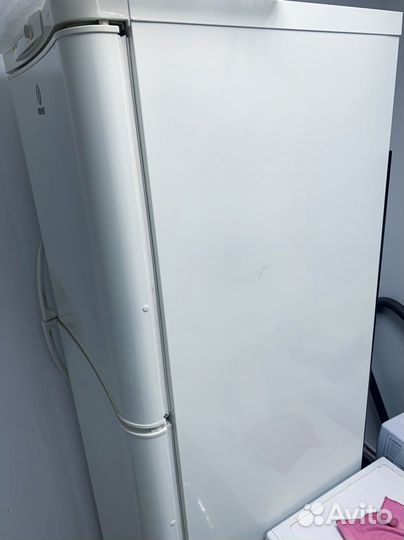 Холодильник Indesit