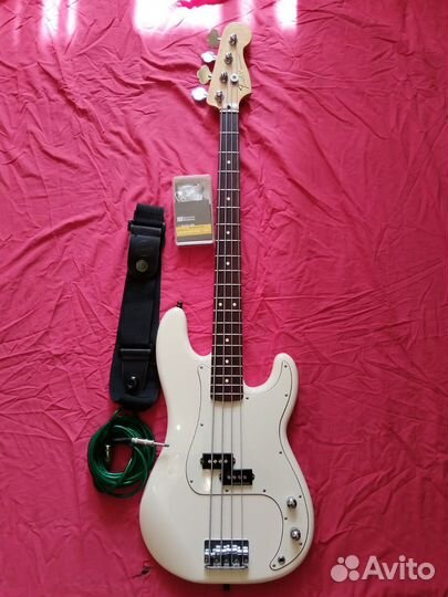 Бас гитара Fender precision bass 2011г