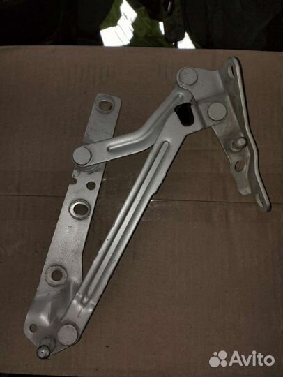 Петля крышки багажника Форд Фокус