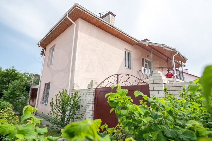 Комната 18 м² в 2-к., 1/2 эт.