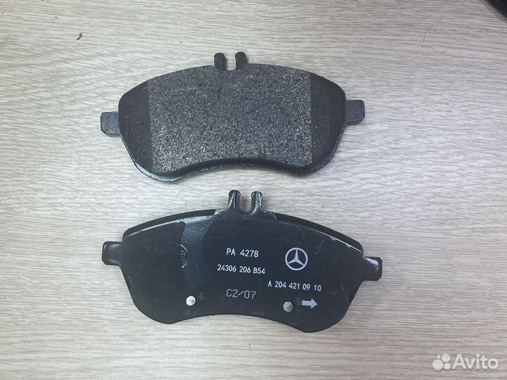 Новые тормозные колодки mercedes w172 w204 w212