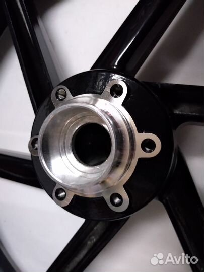 Передний колёсный диск для Honda CBR 400RR, RVF 40