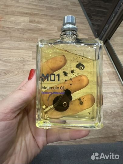 Молекула escentric 01