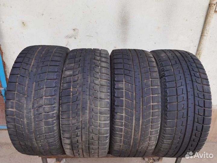 Bridgestone Blizzak Revo2 235/50 R18 98V