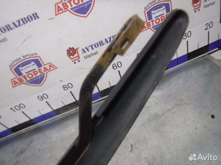 Поводок дворника передний правый Лада Приора 126