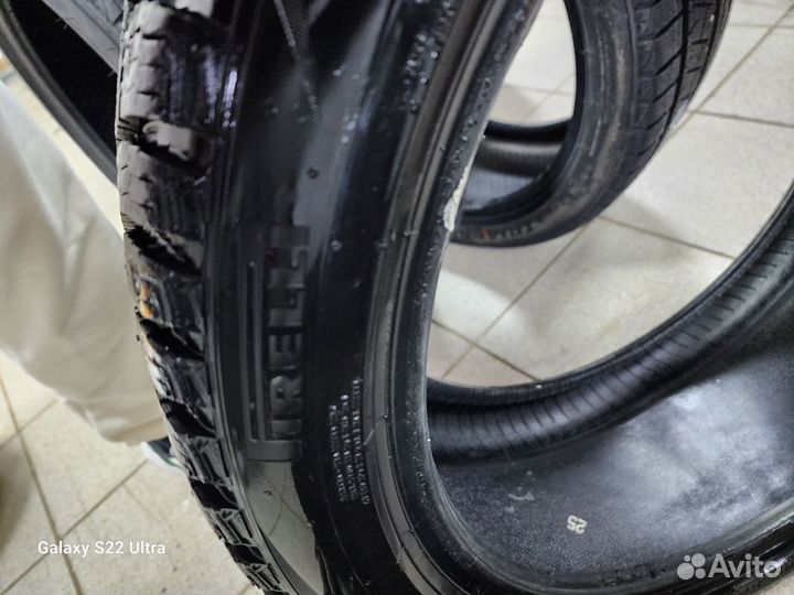 Pirelli Ice Zero 255/40 R20