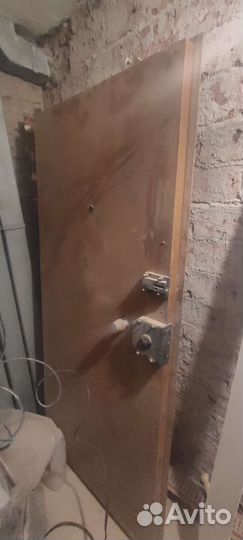 Железная, металлическая дверь бу