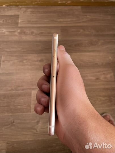 iPhone 8, 64 ГБ
