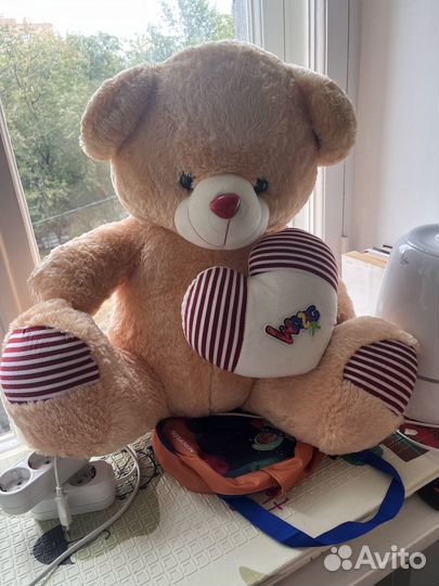 Большой плюшевый мишка