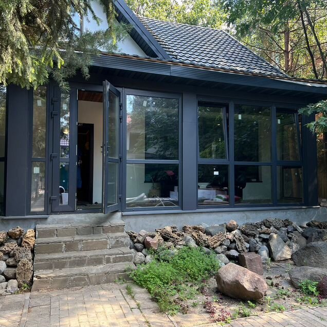 Дом 220 м² на участке 6 сот.