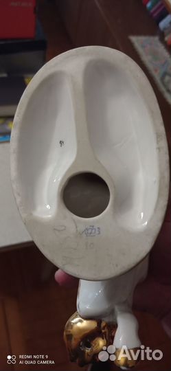 Фарфоровая статуэтка Конь