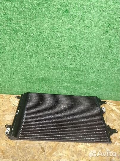 Радиатор кондиционера Volkswagen Sharan 7M3820411
