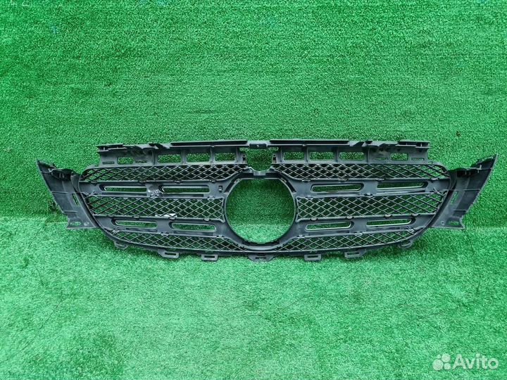 Решетка радиатора Mercedes-Benz E-Class