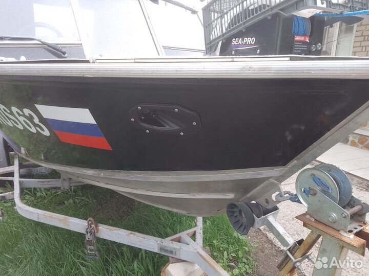 Фары врезные светодиодные для лодок и катеров