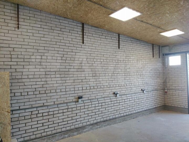 Гараж, > 30 м²
