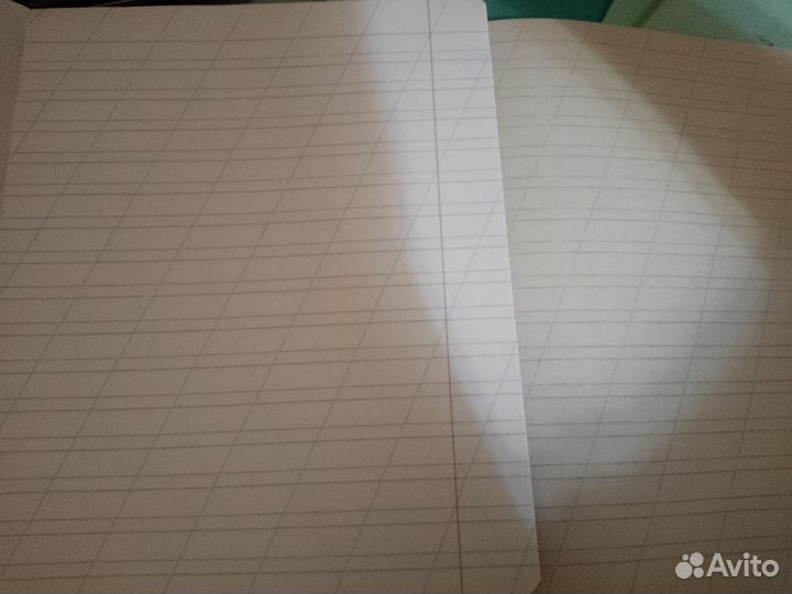 Тетрадь в косую линейку