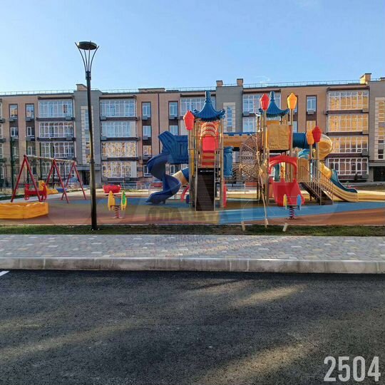 2-к. квартира, 71,3 м², 1/3 эт.