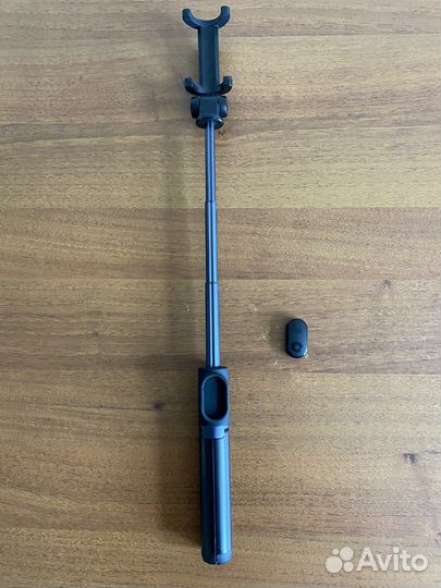 Монопод Xiaomi Mi Bluetooth Selfie Stick Tripod