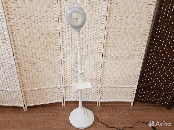 Лампа лупа с регулировкой