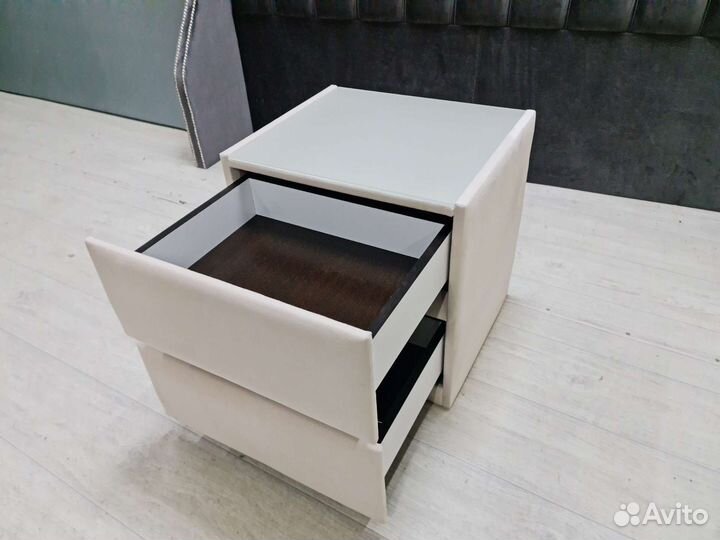 Тумба прикроватная