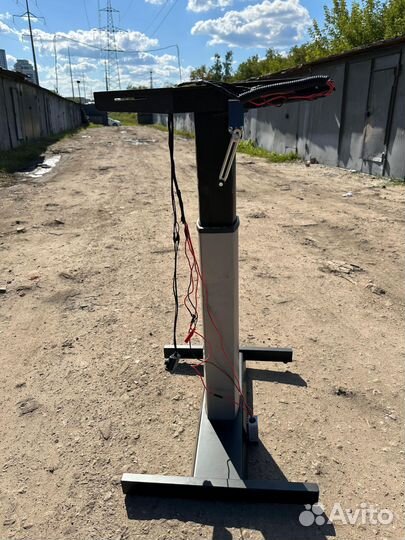 Стол с электроприводом