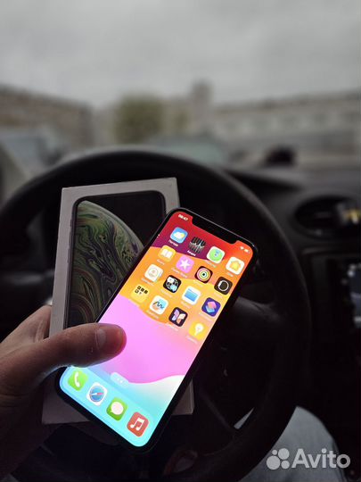 iPhone Xs, 64 ГБ